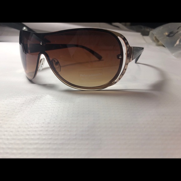 Sunglasses - Picture 3 of 4